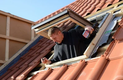 Pose de fenêtres de toit Velux à Theuville